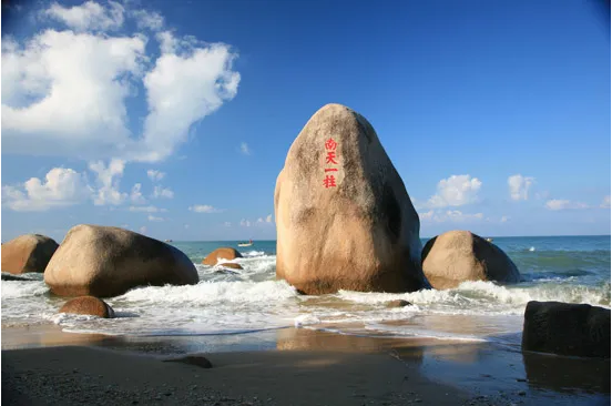 化身藍(lán)海衛(wèi)士，守護(hù)三亞海濱丨盈峰環(huán)境首個“海域保潔”項(xiàng)目正式簽約進(jìn)場